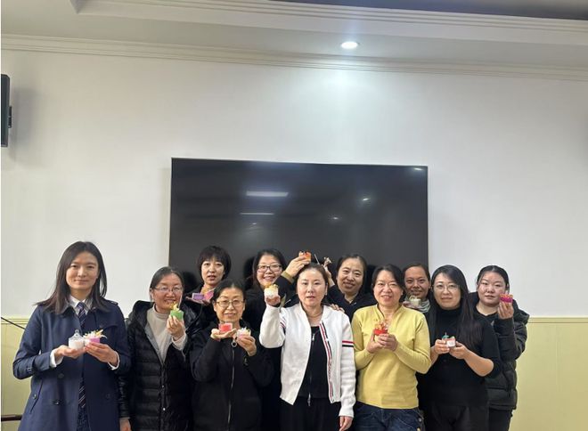 三八妇女节”手工制作香薰蜡活动麻将胡了市国资管理公司开展“(图1)